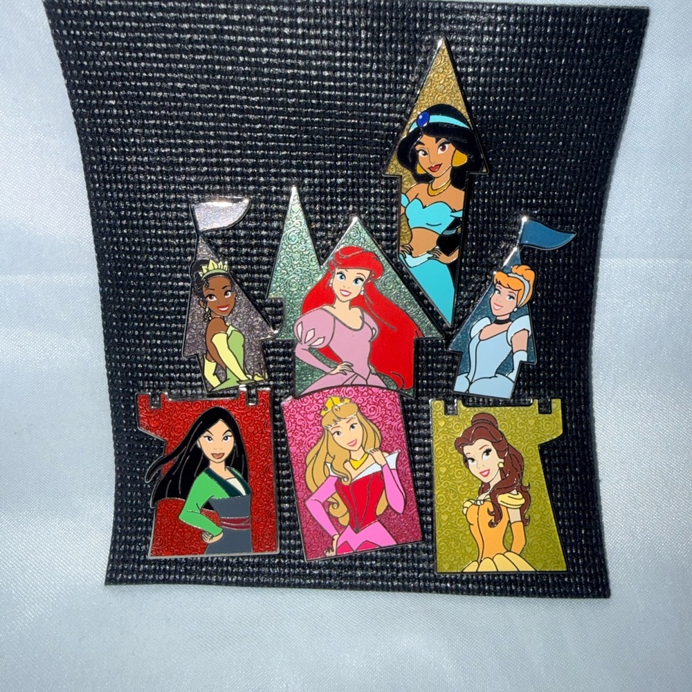(7 Pin) Disney Princess Castle Pin Set - Multicolor